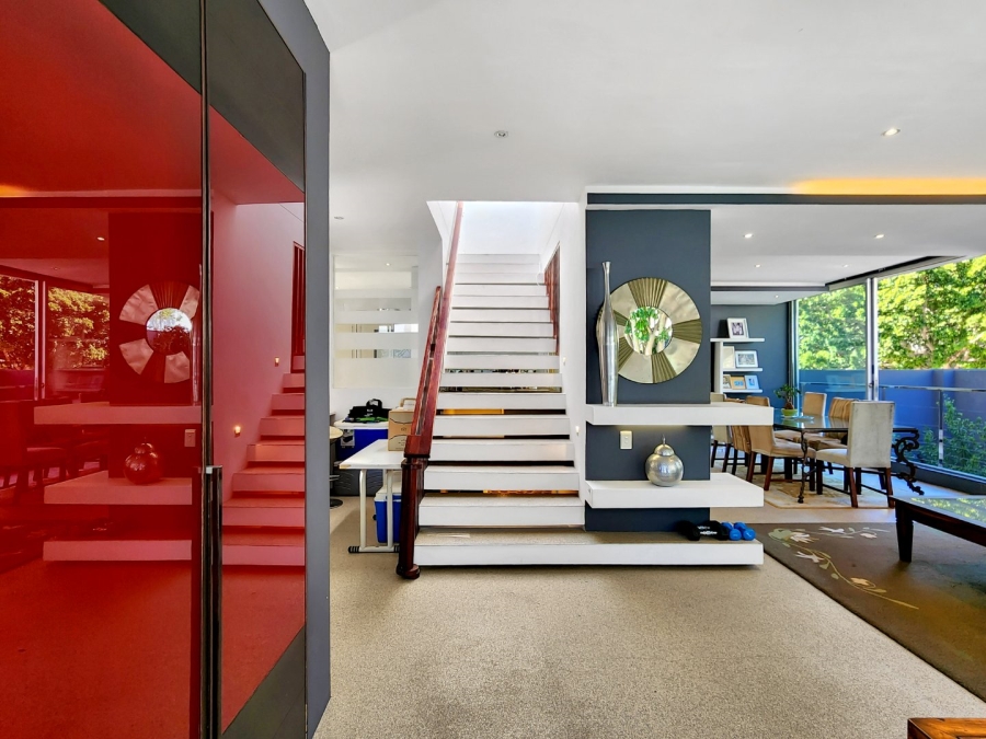 5 Bedroom Property for Sale in Fresnaye Western Cape